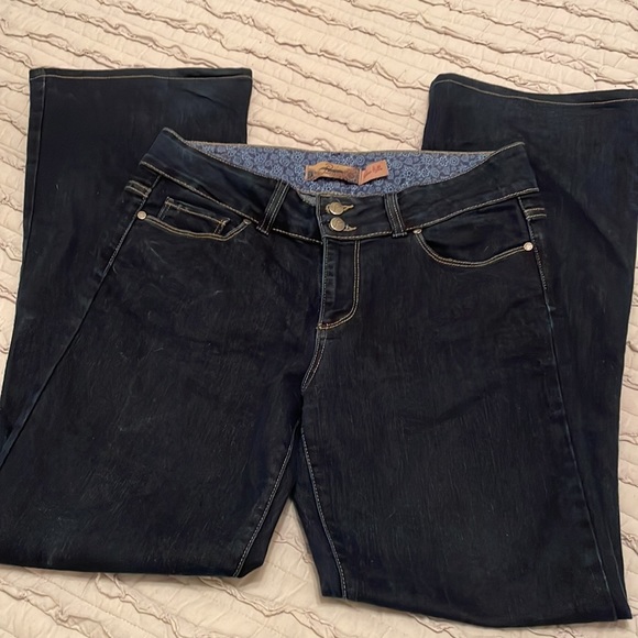 Paige Dark indigo 31 inch boot flare jeans . Excellent cond. 9 1/2 inseam 13 bck - Picture 3 of 6